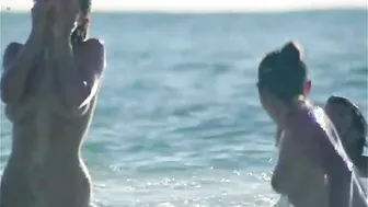 Alyson Best, Helen Hemingway, Manuia Taie, Deborah Gray, Luan Peters - Pacific Banana (1981)