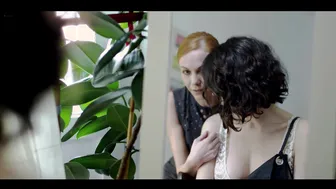 Elena Diego, Erika Ramiro - Julia (2018)