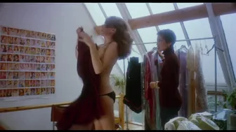 Sarah Douglas, Suzanne Stone - The Brute (1977)