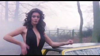 Sarah Douglas, Suzanne Stone - The Brute (1977)