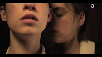 Valerie Stoll, Lia von Blarer - Eldorado KaDeWe - Jetzt ist unsere Zeit S01e01-06 (2021)