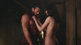 Greta Ferro, Sai Bennett - El Turco (2025)