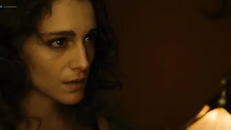 Ariane Labed, Roxane Mesquida, Charlotte Masselin - Malgre la nuit (2015)