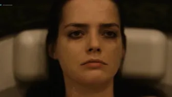 Ariane Labed, Roxane Mesquida, Charlotte Masselin - Malgre la nuit (2015)