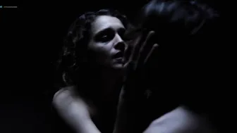 Ariane Labed, Roxane Mesquida, Charlotte Masselin - Malgre la nuit (2015)