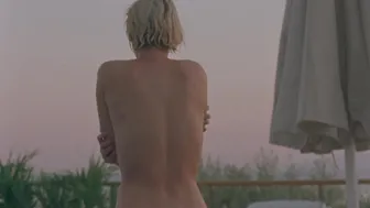 Ariane Labed, Mackenzie Davis, Nadine Labaki, Freya Hannan-Mills - Swimming Home (2024)