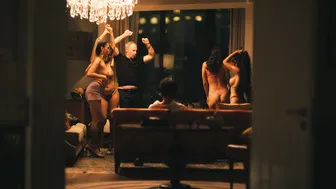 Carrie Coon, Leslie Bibb, Michelle Monaghan, etc - The White Lotus s03e07 (2025)