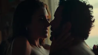 Hande Erçel - Chasing the Wind (Rüzgara Birak) (2025)