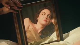 Ella Hunt - Subway Trash (2025)