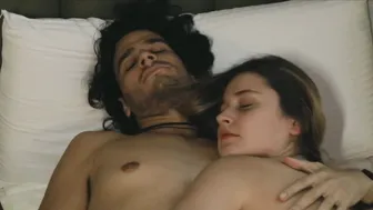 Aura Armengol, Laura Carrasco, Andrea López Claros - Amor s01 (2024-2025)