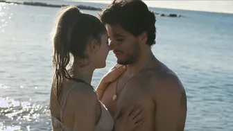 Aura Armengol, Laura Carrasco, Andrea López Claros - Amor s01 (2024-2025)