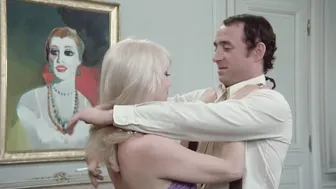 Sydne Rome, Karin Albin, Mylene Demongeot - Il faut vivre dangereusement (1975)