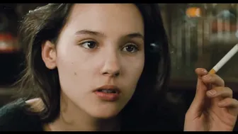 Virginie Ledoyen, Catherine Guittoneau – A Single Girl (La Fille seule) (1995)