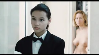 Virginie Ledoyen, Catherine Guittoneau – A Single Girl (La Fille seule) (1995)