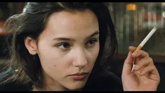 Virginie Ledoyen, Catherine Guittoneau – A Single Girl (La Fille seule) (1995)