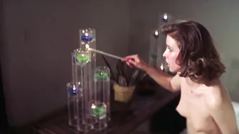 Linda Hutton, Candy Clark, Adrienne Larussa, Claudia Jennings – The Man Who Fell to Earth (1976)