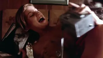 Linda Hutton, Candy Clark, Adrienne Larussa, Claudia Jennings – The Man Who Fell to Earth (1976)