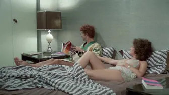 Laura Antonelli, Carla Mancini - How Funny Can Sex Be (Sessomatto) (1973)