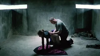 Lara Belmont - The War Zone (1999)