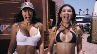 Ivy Smith, Dare Taylor, CJ Sparxx, Masuimi Max, Kira Noir, Kiersten Hall - Giantess Battle Attack (2022)