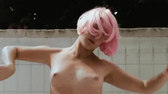 Alix Benezech, Manon Rey, Joana de Verona - Je suis present (2015)