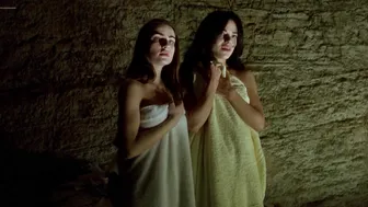 Ania Bukstein, Fanny Ardant, Michal Shtamler - The Secrets (Ha-Sodot) (2007)