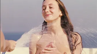 Sonia Mankai, Ava Cohen-Jonathan, Sarah Pariente - A Summer in La Goulette (Un été à La Goulette) (1996)