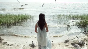 Daisy Edgar-Jones – Where the Crawdads Sing (2022)