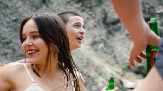 Adèle Exarchopoulos, Mallory Wanecque - Beating Hearts (L'Amour ouf) (2024)