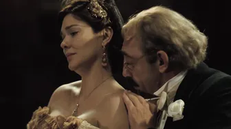 Laura Harring – Love in the Time of Cholera (2007)