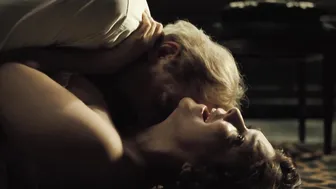 Laura Harring – Love in the Time of Cholera (2007)