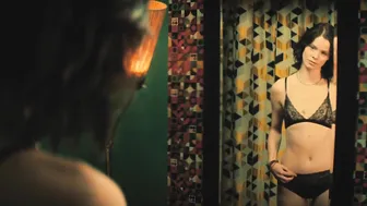 Magdalena Poplawska, Matylda Giegzno, Wiktoria Filus, Izabela Baran, Katarzyna Warnke - Glitter (Brokat) s01e01-10 (2022)