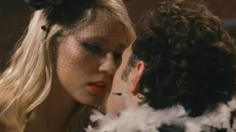 Athena Lundberg, Baelyn Neff, Sharon Hinnendael - Kissing Strangers (2010)