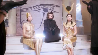 Arielle Dombasle, Zoe Le Ber, Laetitia Carrere, Caroline Chaspoul - Alien Crystal Palace (2018)