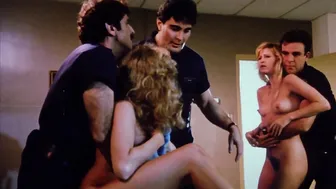 Edy Williams, Natalie Main, Ann Chatterton, Judith Geller, Marie Lamarre, Lamya Derval - Hellhole (1985)