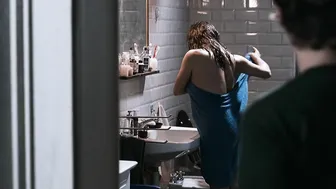 Valentina Lodovini, Carolina Crescentini - The 1000-Euro Generation (Generazione mille euro) (2009)