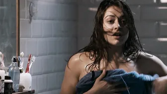 Valentina Lodovini, Carolina Crescentini - The 1000-Euro Generation (Generazione mille euro) (2009)