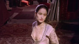 Marie Gillain, Gaia Narcisi – Harem Suare (1999)