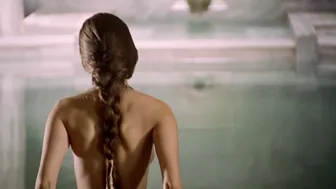 Marie Gillain, Gaia Narcisi – Harem Suare (1999)