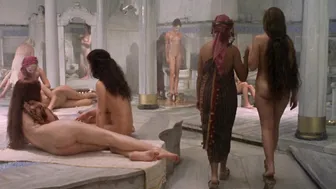 Marie Gillain, Gaia Narcisi – Harem Suare (1999)