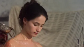 Marie Gillain, Gaia Narcisi – Harem Suare (1999)