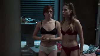 Yuliya Khlynina, Sabina Akhmedova, Polina Pushkaruk, Olga Venikova, Stasya Miloslavskaya - Call Center (2020)