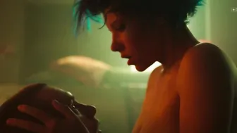 Yuliya Khlynina, Sabina Akhmedova, Polina Pushkaruk, Olga Venikova, Stasya Miloslavskaya - Call Center (2020)