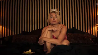 Yuliya Khlynina, Sabina Akhmedova, Polina Pushkaruk, Olga Venikova, Stasya Miloslavskaya - Call Center (2020)