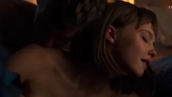 Yuliya Khlynina, Sabina Akhmedova, Polina Pushkaruk, Olga Venikova, Stasya Miloslavskaya - Call Center (2020)