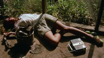 Jenny Agutter, Noeline Brown - Walkabout (1971)