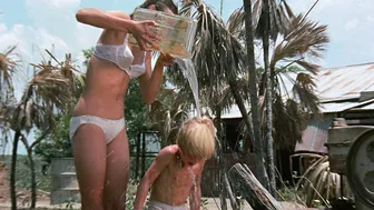 Jenny Agutter, Noeline Brown - Walkabout (1971)