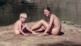 Jenny Agutter, Noeline Brown - Walkabout (1971)