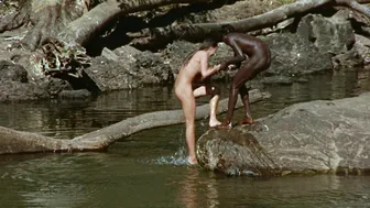 Jenny Agutter, Noeline Brown - Walkabout (1971)