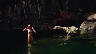 Jenny Agutter, Noeline Brown - Walkabout (1971)